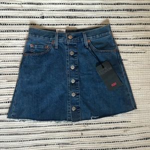 New Levi's jean mini skirt